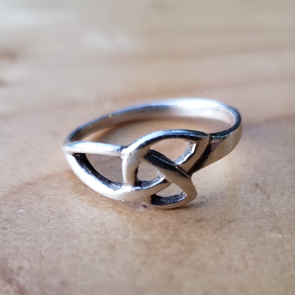 Sterling Silver Triquetra Celtic Knot Ring